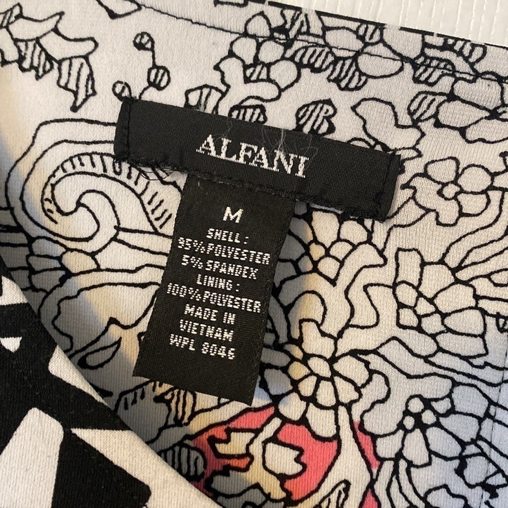 𝅺alfani women’s top; size medium - Picture 4 of 5